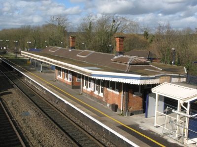 Tilehurst_station_-_platform