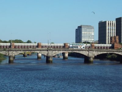 Victoria_Bridge,_Glasgow,_2018-06-30